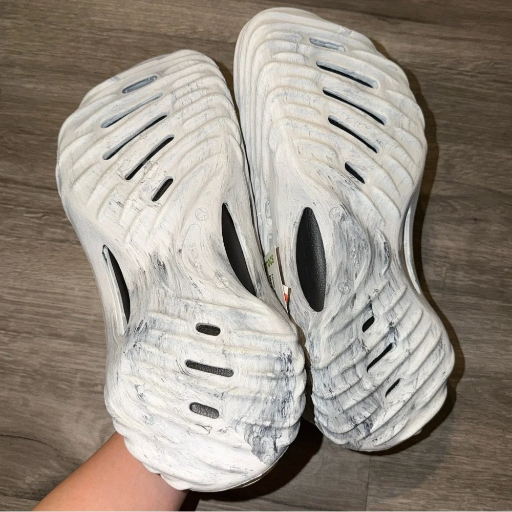 Crocs Echo Wave Marbled White Clogs